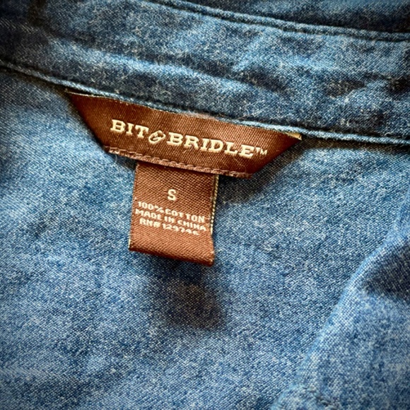 Ladies Top - Picture 2 of 3